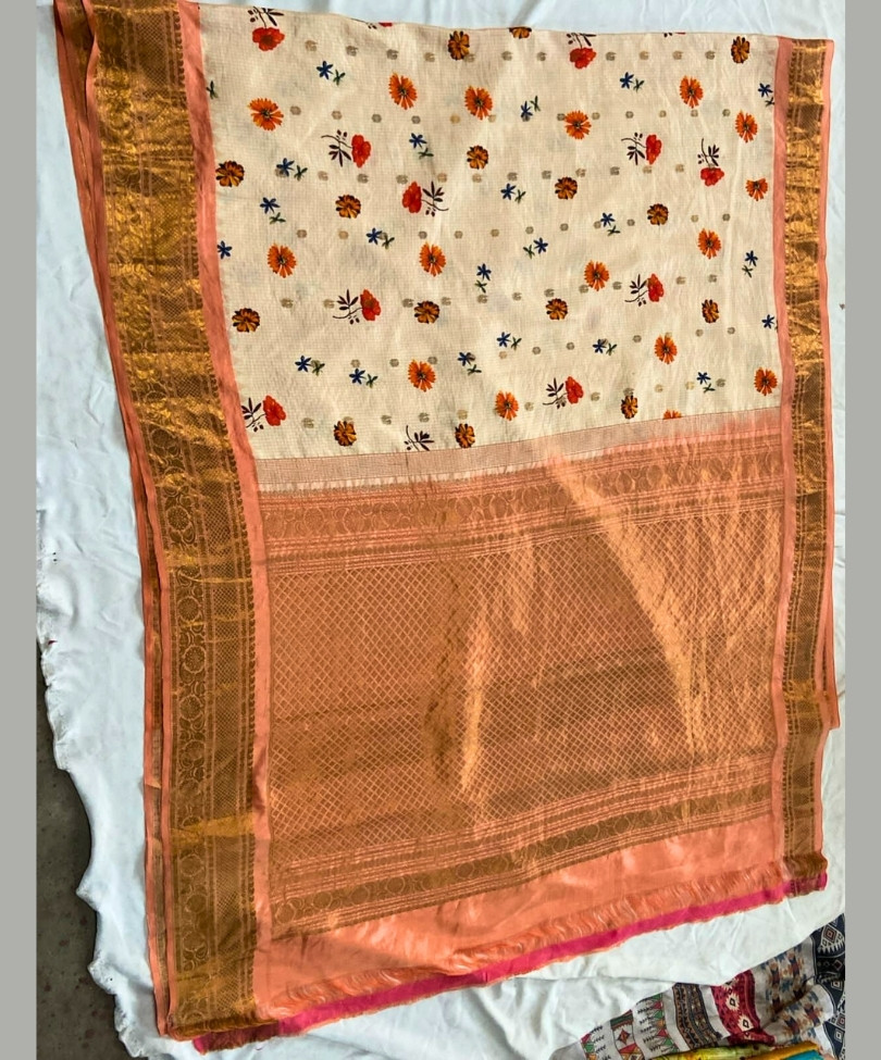 Vaasu Digi Prints Gadwal Pattu Sarees